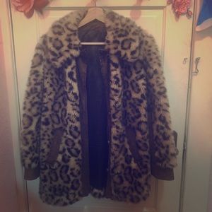 Vintage faux fur/suede leopard coat 🐆